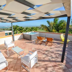Villa Ria Alvor Luxurious Golfview, Lagos